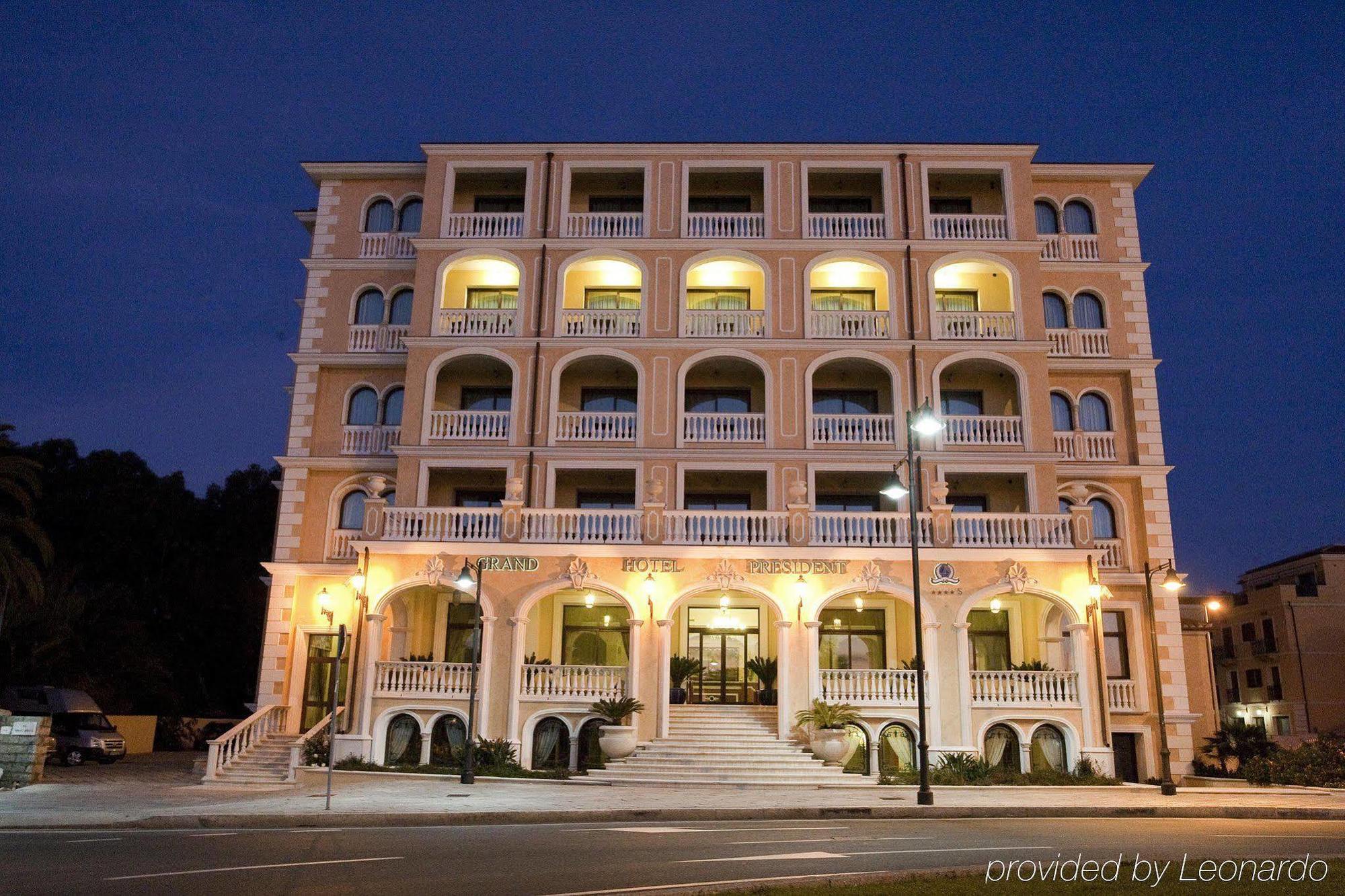 Grand Hotel President 올비아 외부 사진