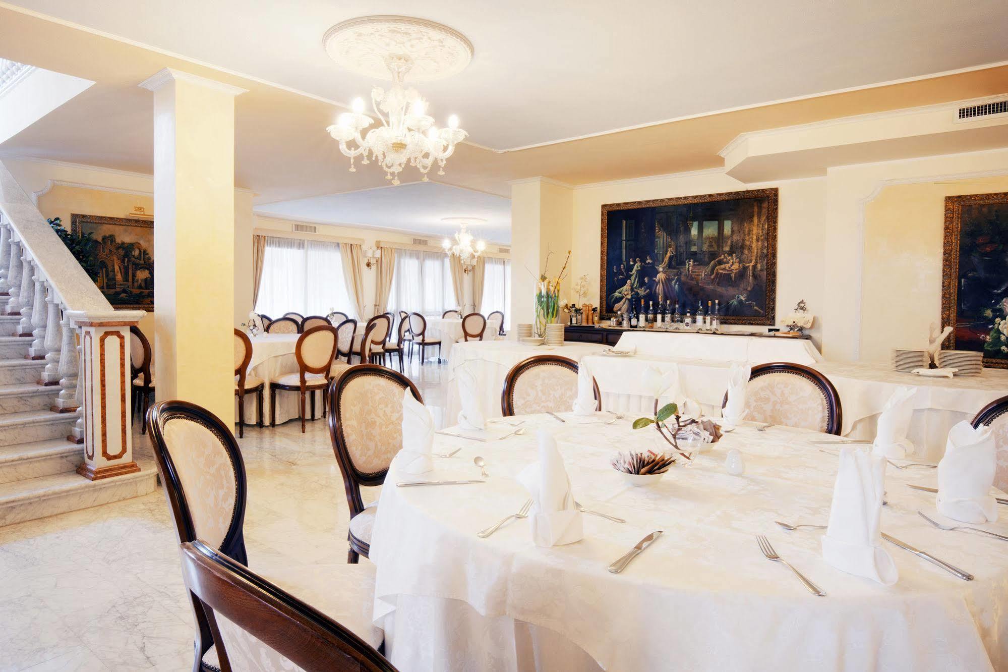 Grand Hotel President 올비아 외부 사진